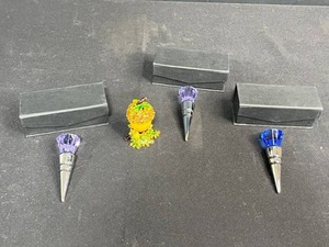 lot 246 image: Set of 3 Crystal Wine Stoppers with Gift Boxes and Acorn Trinket Decoration