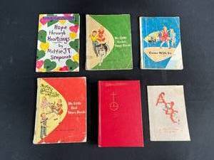 lot 255 image: Collection of Vintage Childrens Books and Hymnal
