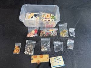 lot 261 image: Collection of Vintage and Assorted Buttons in Plastic Bin