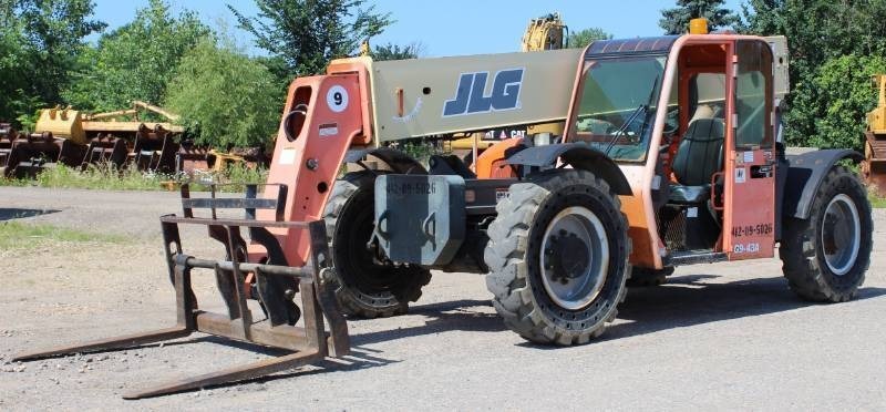 lot 2 image: JLG Telescopic Articulating Forklift Telehandler  G 943 A