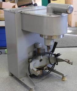 lot 9 image: Planetary Mixer Heavy Duty commercial 20 Quarts