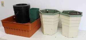 lot 27 image: Hydroponics Growing Systems Lot With 2 Air Pumps & Pots (see pictures)