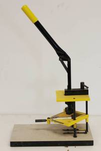 lot 30 image: Pro Joiner Picture Framing Logan Model # F 300-2