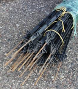 lot 61 image: Electric Fence Stakes Only The Stakes With No Electric Wires