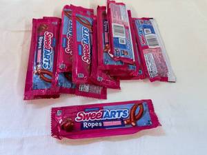 lot 12 image: SSS. 15x SweeTart Ropes