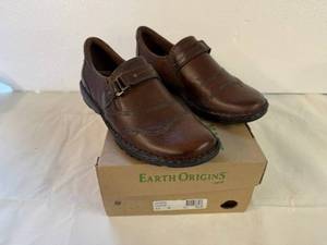 lot 18 image: SSS. Size 9.5 Earth Origins-Almond