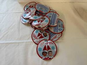 lot 33 image: SSS. 20x Magical Snowflake Dust Bath Bomb Crumbles