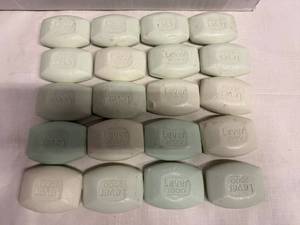 lot 313 image: 25bars Lever Soap-Bulk Package
