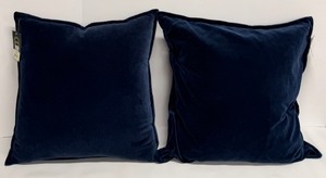 lot 306 image: Surya Velvet Navy Throw Pillows - Set of 2