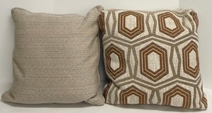lot 322 image: LAUD & DUNLAP Zipper 2-Pack Throw Pillows - Beige Herringbone & Geometric Hex Pattern