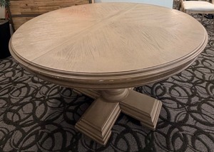 lot 22 image: Legacy Classic Furniture Round Dining Table with Pedestal Base & Leaf