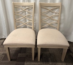 lot 67 image: Universal Furniture Crisscross Back Dining Chairs -Lot of 2 (Matches Lot 68 & 69)