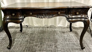 lot 396 image: Hooker Furniture Console Table - Leather Inlay Top, Carved Apron & Cabriole Legs