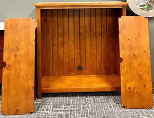 lot 398 image: Pottery Barn Teen Beadboard 2-Shelf Bookcase Chestnut Made in Vietnam Date 09-2017