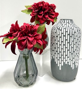 lot 409 image: Faceted Clear Glass Vases with Red Flowers & Patterned Grey Vase - Decorative Set of 3