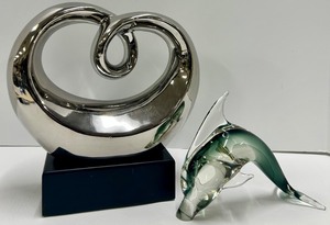 lot 410 image: Chrome Abstract Loop Sculpture & Green Glass Dolphin