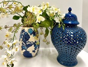 lot 430 image: Blue &amp White Floral Vase with Blue Lattice Lantern Jar with Lid