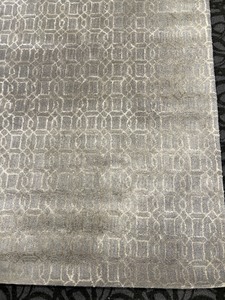 lot 125 image: Uttermost Cambridge Rug - Warm Gray - 8 x 10 - Hand Tufted Wool & Viscose