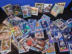 lot 25 image: COLLECTIBLE CARDS