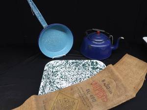 lot 28 image: VINTAGE ENAMEL AND BURLAP