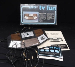 lot 40 image: VINTAGE  ATF TV FUN401  HHOME VIEDEO GAME COUNSOL