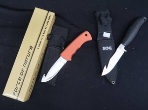 lot 42 image: 2 KNIFES