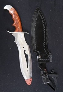 lot 46 image: ANNIHILATOR KNIFES