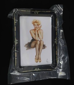 lot 53 image: VARGA PLAYMATE BRIDGE SET IN PLASTIC PLUS MORE