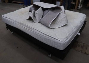 lot 62 image: SLEEP NUMBER SELECT COMFORT BED WITH FRAME