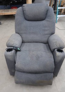 lot 68 image: LIFT CHAIR