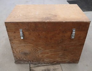 lot 84 image: WOODNEN CHEST