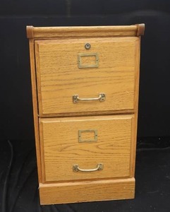 lot 89 image: 2 DRAWER WOODEN FILING CABINET