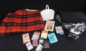 lot 91 image: BLANKETS A CARD GAMES