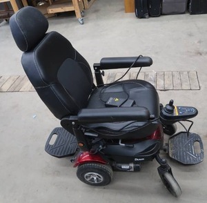 lot 94 image: ELECTRIC WHEEL CHAIR PLUS WALKER