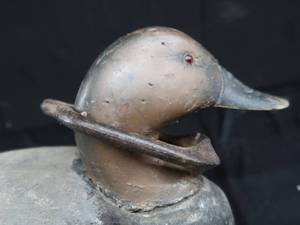 lot 103 image: VINTAGE DUCK DECOY