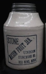 lot 112 image: ANTIQUE REDWING  STONE MASON FRUIT JAR