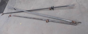 lot 118 image: 3 PIPE CLAMPS
