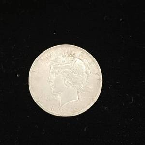 lot 339 image: 1922 Peace Silver Dollar � 90% Silver � great detail - TAX EXEMPT