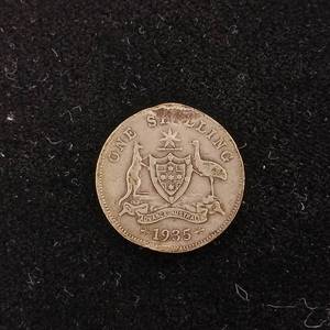 lot 341 image: Silver .925 Australian 1935 Silver Shilling � Ovoid Cud � Tax Exempt