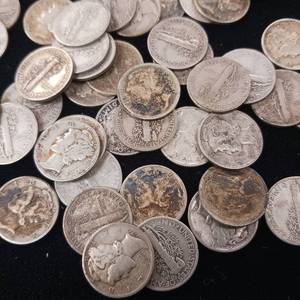 lot 376 image: One full Roll of 90% Silver Mercury Dimes � Mixed Years 1916-1945 � Tax Exempt � 50 Coins � 5 dollar Face Value