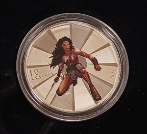 lot 381 image: $10 Wonder Woman Royal Canadian Mint in Original Box � Tax Exempt