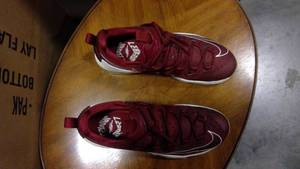 Lebron XIII Low Team red