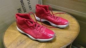 lot 8 image: Air Jordan 11 Retro Win like 96 in red size 13