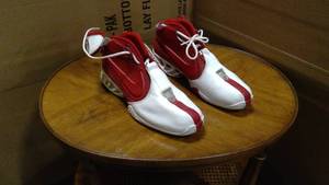 lot 9 image: Nike Air Zoom Vick 2 white varsity red colorway size 13