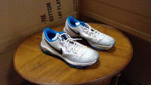 lot 22 image: Nike KD 8 photo blue size 13