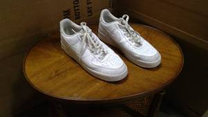 lot 28 image: Nike Air Force 1 07 Low Triple White size 13