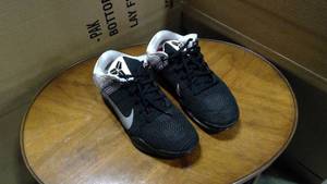 lot 46 image: Nike Kobe 11 Elite Low last emperor size 13
