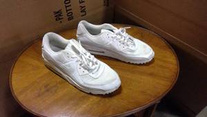 lot 48 image: NIke Air Max 90 size 13