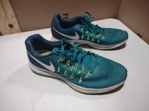 lot 115 image: Nike air zoom pegasus 33 running shoe size 12 in Rio Teal