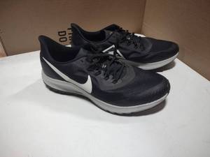 lot 118 image: Nike air zoom pegasus 33 running shoe size 12 in Rio Teal